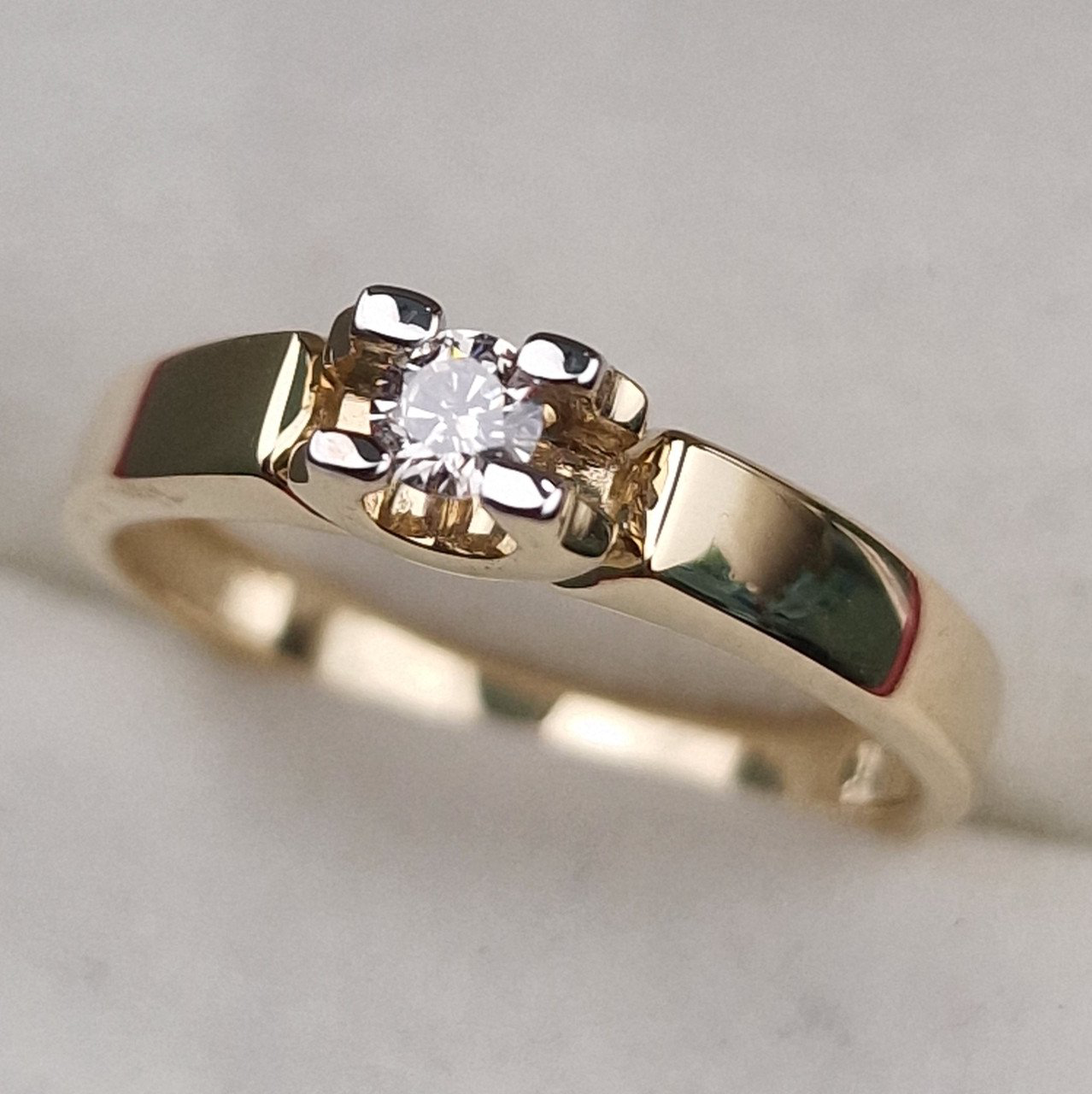 Кольцо Deimantas 101242132 17р 2,63гр 0,11ct. купить,NaN