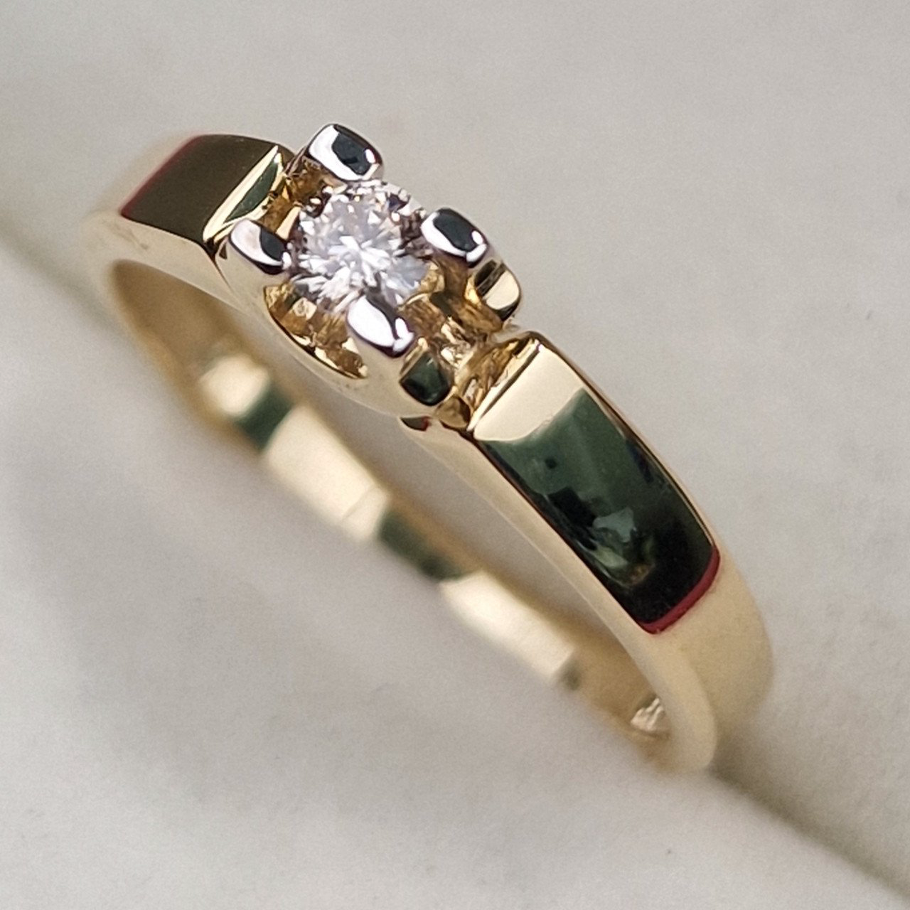 Кольцо Deimantas 101242132 17р 2,63гр 0,11ct. купить,NaN