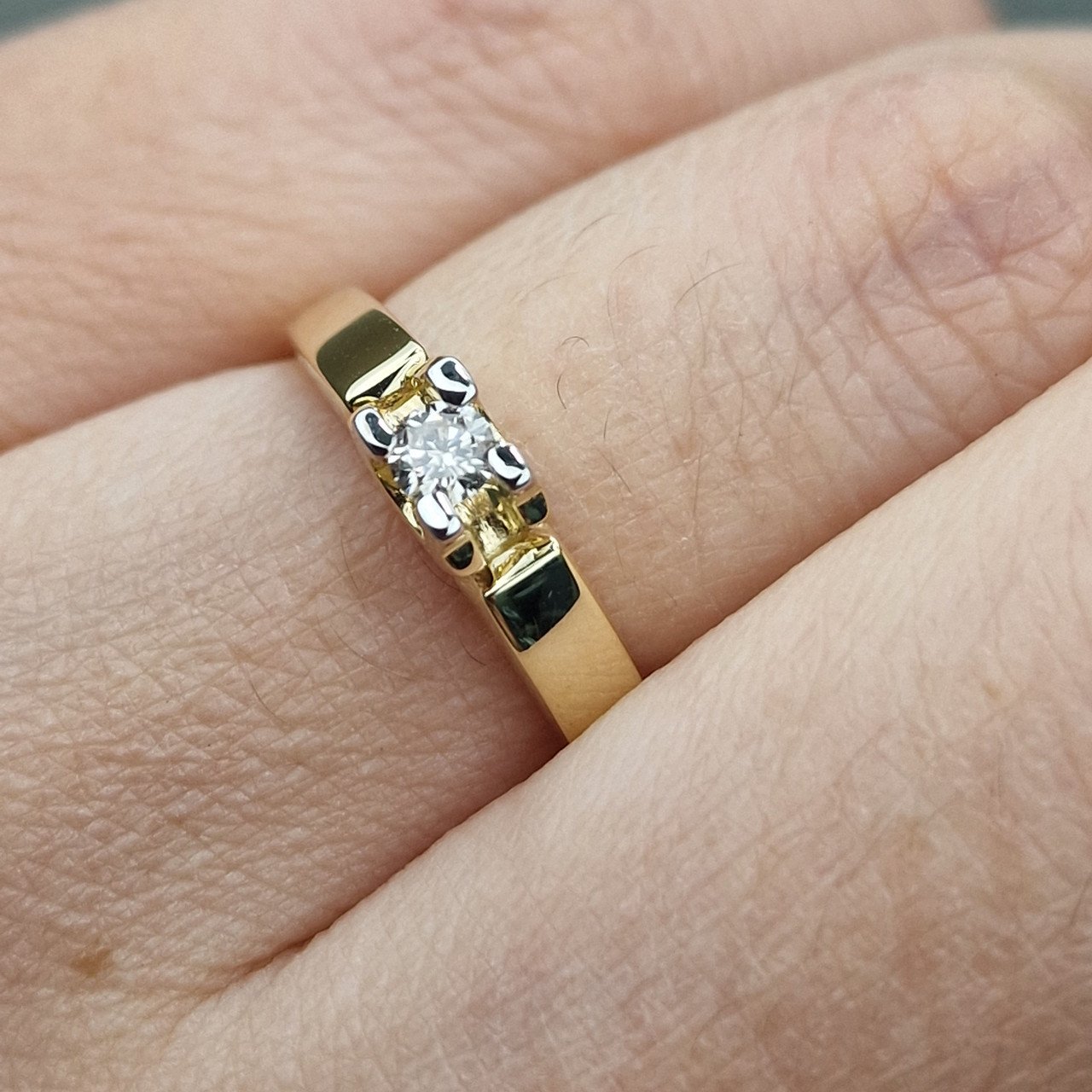 Кольцо Deimantas 101242132 17р 2,63гр 0,11ct. купить,NaN