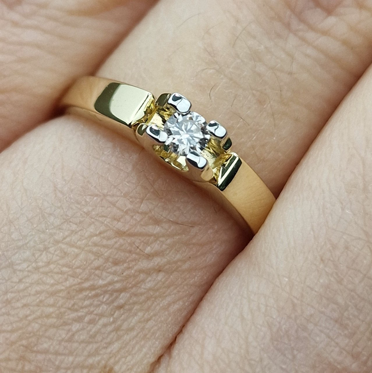 Кольцо Deimantas 101242132 17р 2,63гр 0,11ct. купить,NaN
