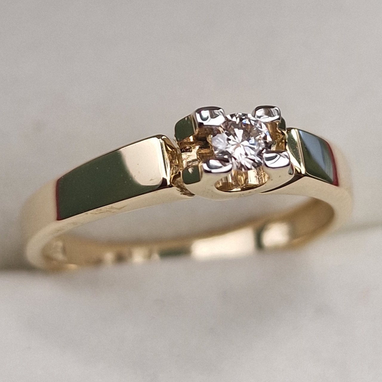 Кольцо Deimantas 101242132 17р 2,63гр 0,11ct. купить,NaN