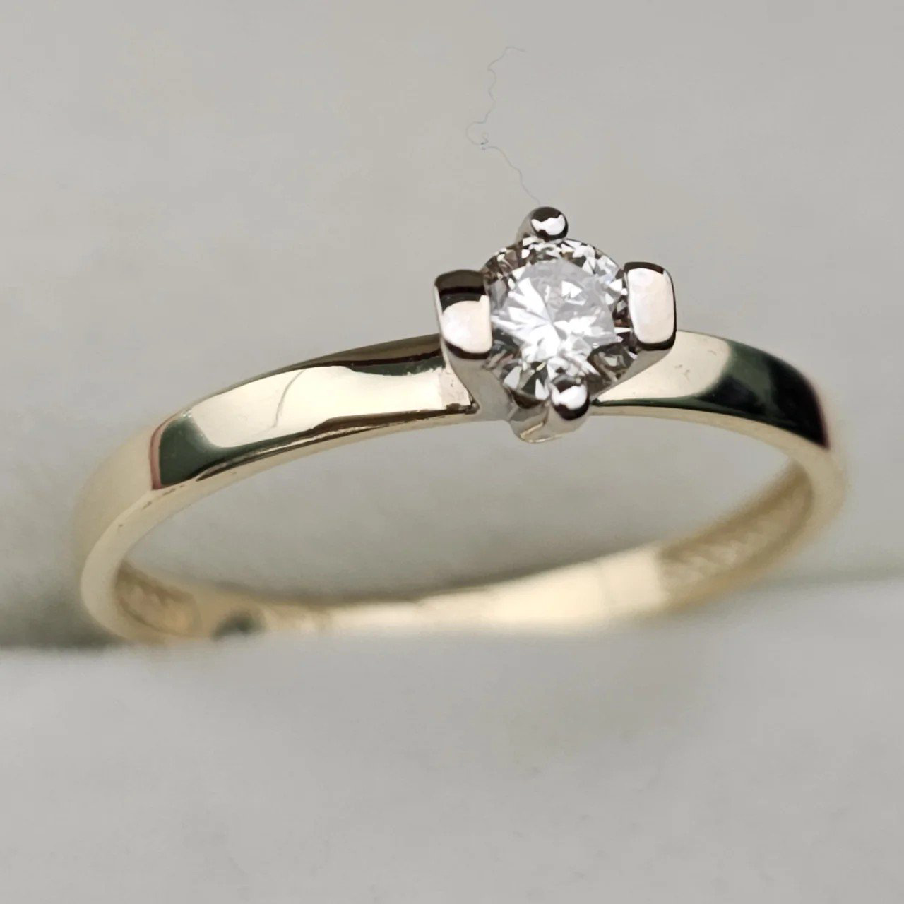 Кольцо Deimantas 108092946 16,5р 1,28гр 0,20ct. купить,NaN