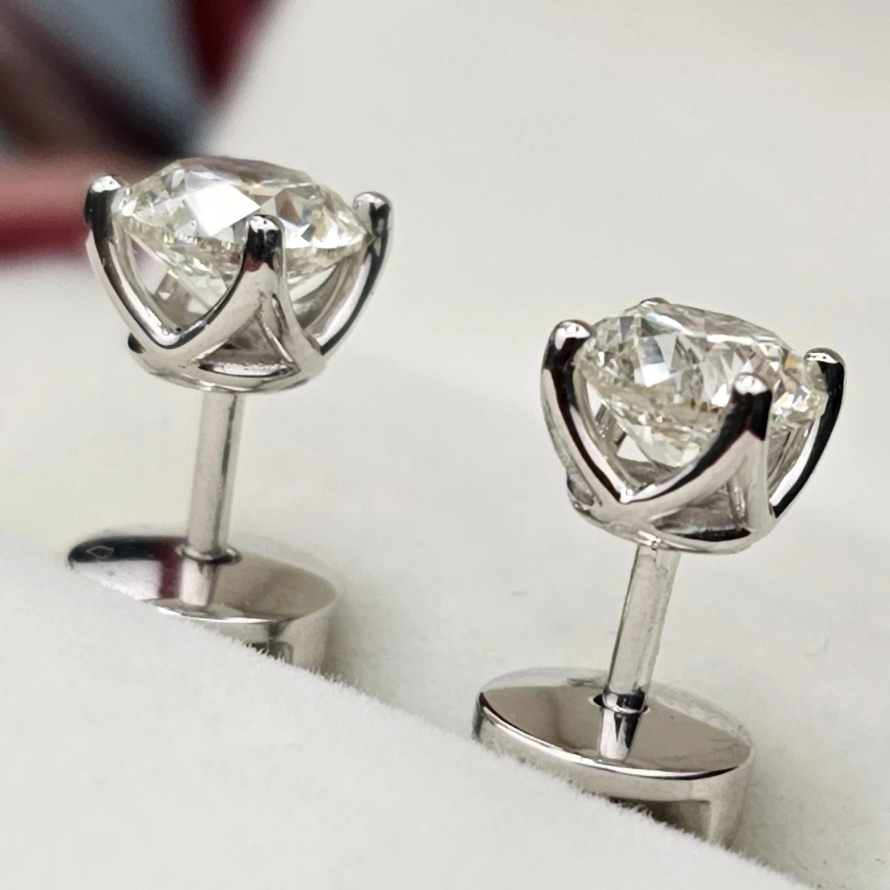 Серьги Deimantas 107931980 3,6гр 2,00ct. купить,NaN