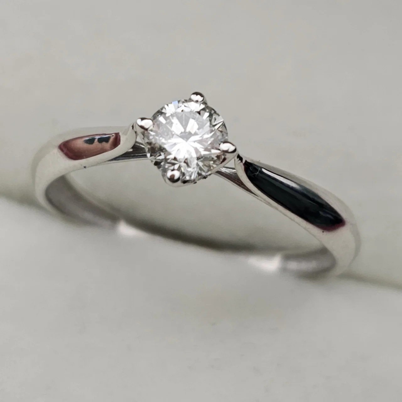 Кольцо Deimantas 108092938 17,5р 1,46гр 0,37ct. купить,NaN