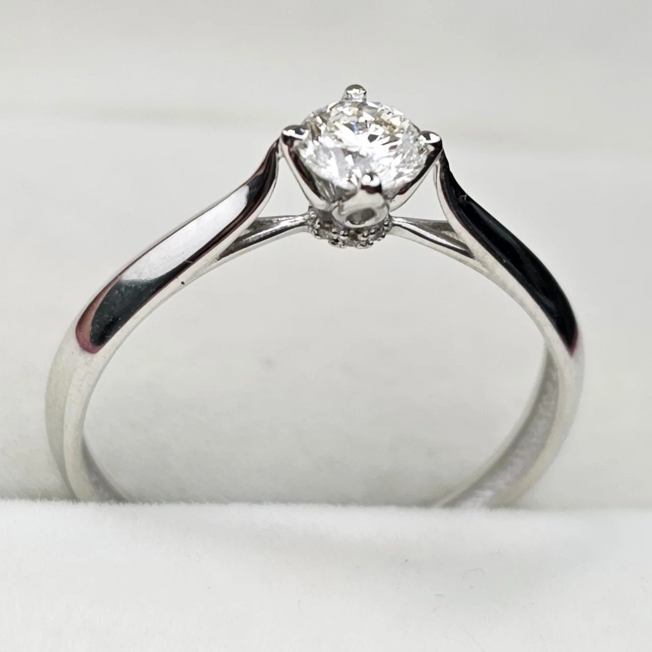 Кольцо Deimantas 108092938 17,5р 1,46гр 0,37ct. купить,NaN