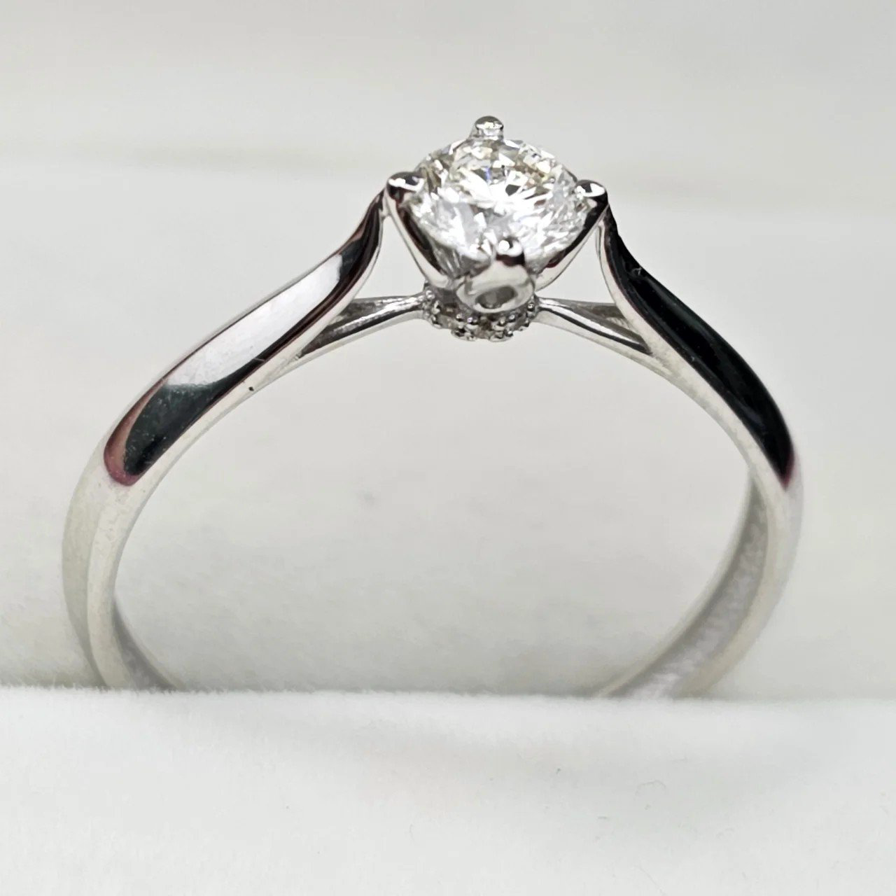 Кольцо Deimantas 108092938 17,5р 1,46гр 0,37ct. купить,NaN