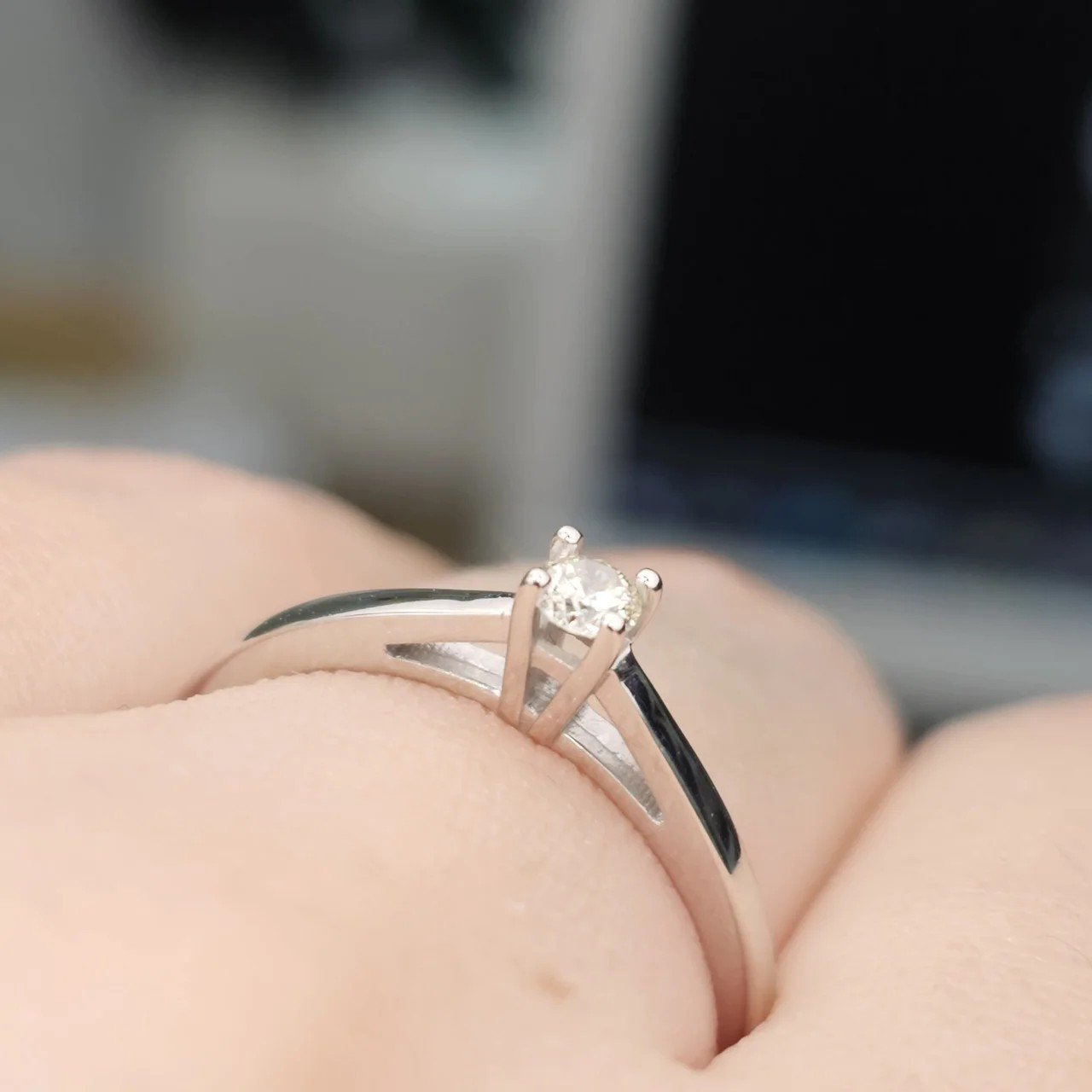 Кольцо Deimantas 108092957 18р 1,73гр 0,106ct. купить,NaN