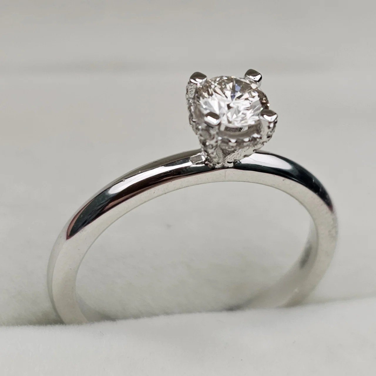 Кольцо Deimantas 107986261 16,5р 2,92гр 0,47ct. купить,NaN