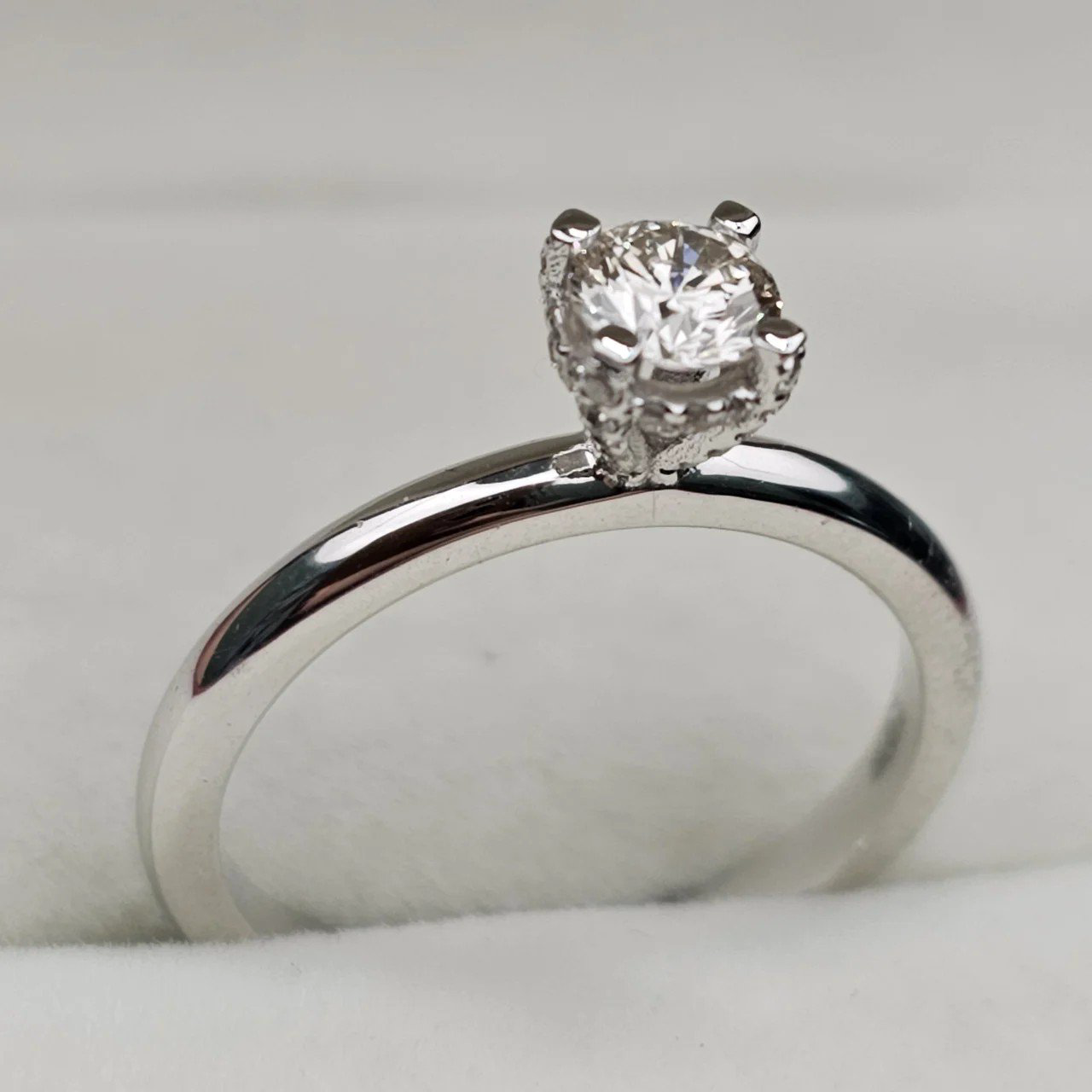 Кольцо Deimantas 107986261 16,5р 2,92гр 0,47ct. купить,NaN