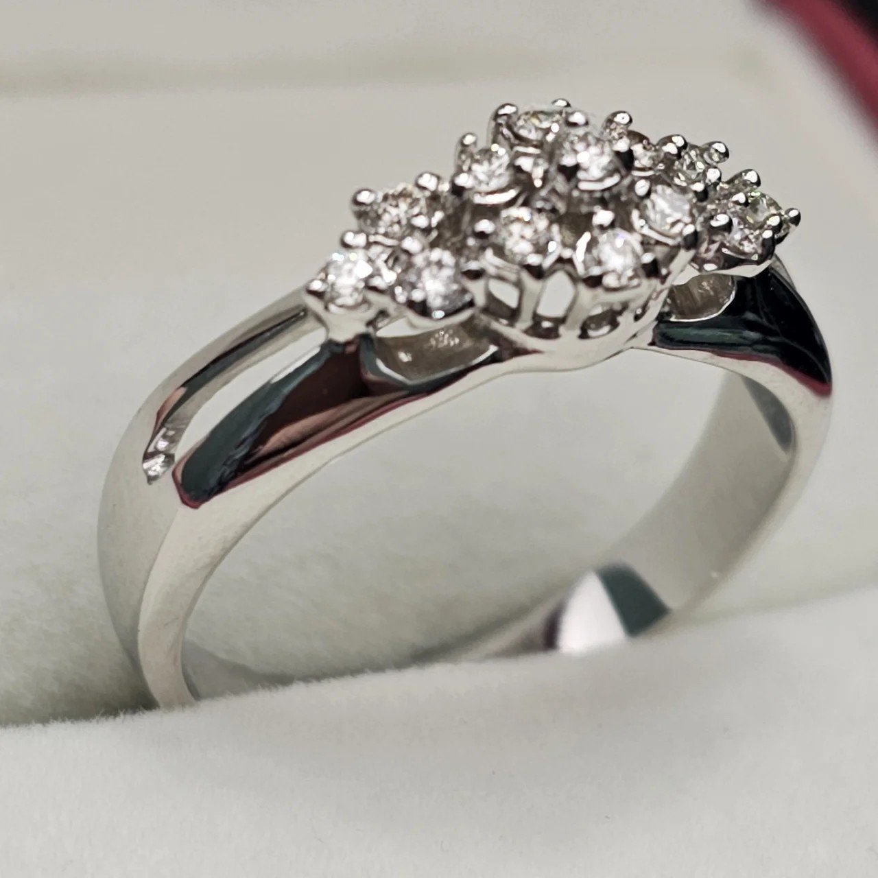 Кольцо Deimantas 107986487 17р 3,36гр 0,17ct. купить,NaN