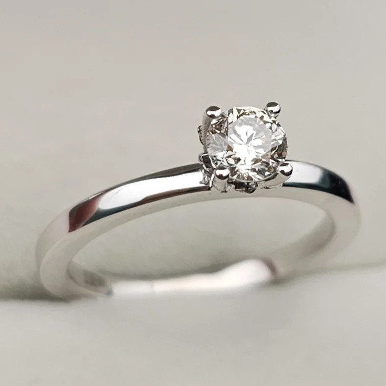 Кольцо Deimantas 107986287 16,5р 2,68гр 0,39ct. купить,NaN