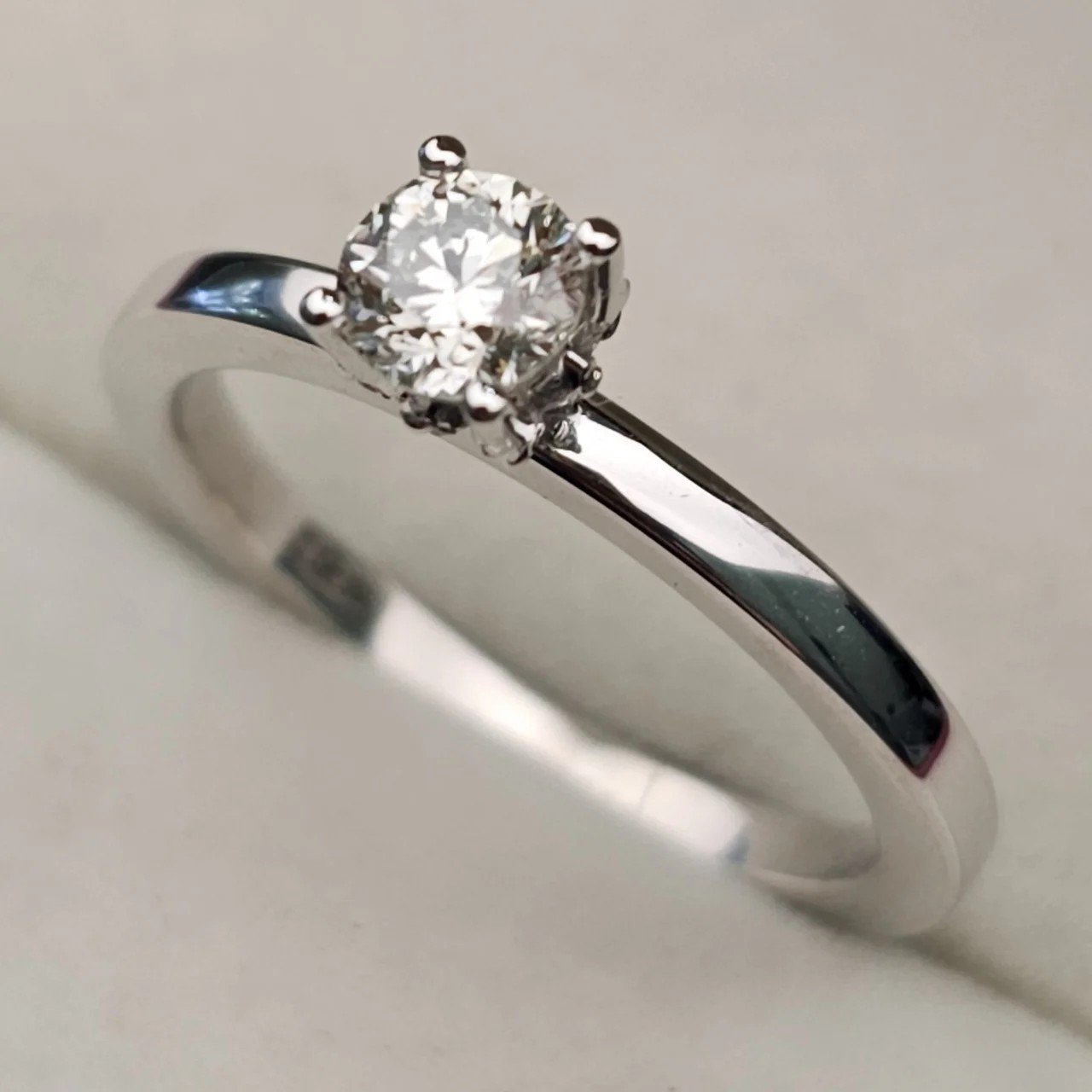 Кольцо Deimantas 107986287 16,5р 2,68гр 0,39ct. купить,NaN