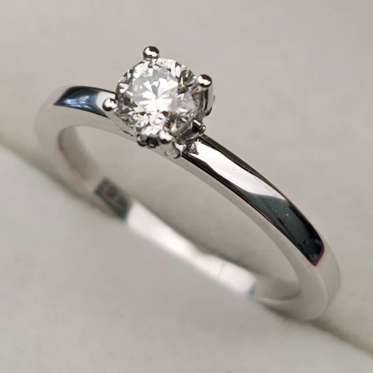 Кольцо Deimantas 107986287 16,5р 2,68гр 0,39ct. купить,NaN
