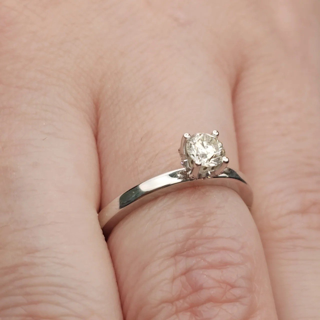Кольцо Deimantas 107986287 16,5р 2,68гр 0,39ct. купить,NaN