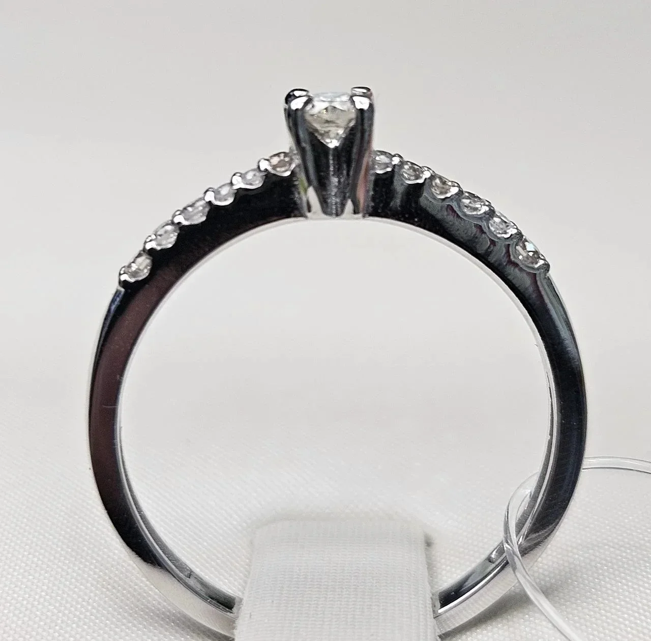 Комплект Deimantas 115862755 кольцо 0.205Ct SI1/J, VS2/I 16р, серьги  0.309 Ct SI2/I  купить,NaN