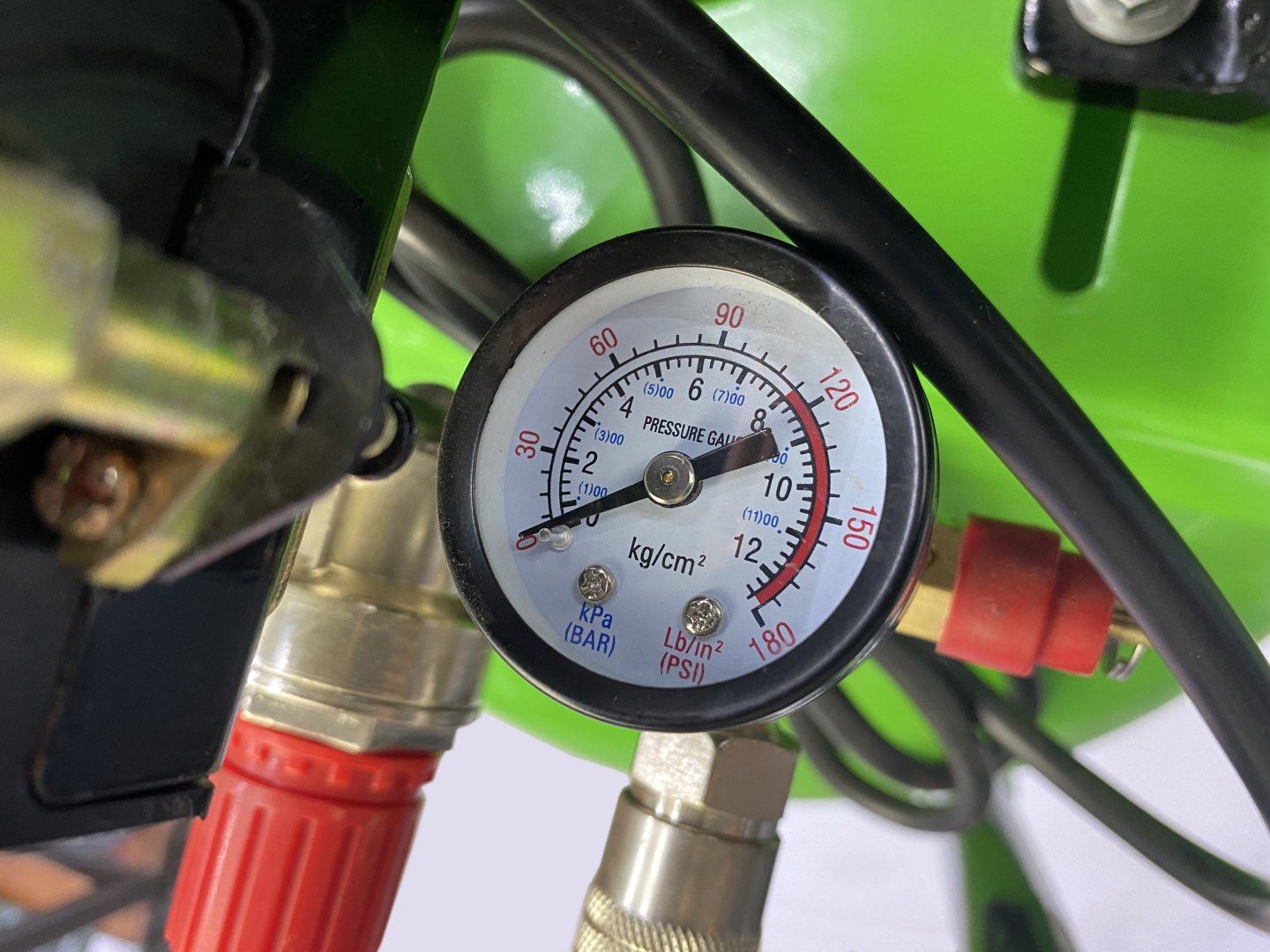 Компрессор масляный ECO AE-1005-B2 купить,284720