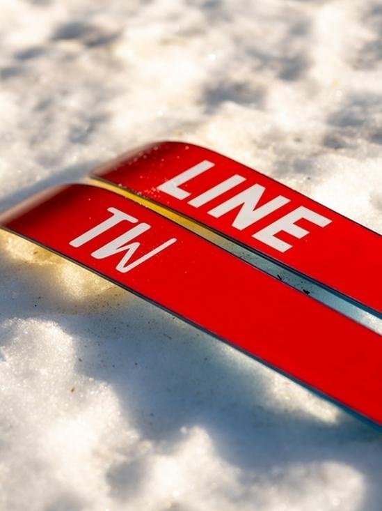 LINE Tom Wallisch Pro 19H0025.101.1 164 см белый, голубой купить,NaN