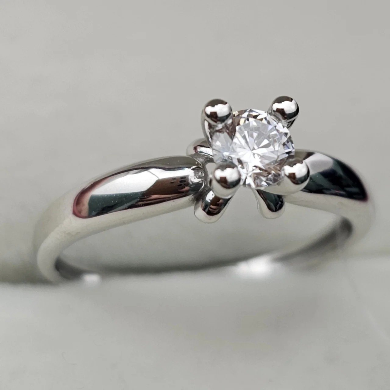 Кольцо Deimantas 108186535 16р 1,68гр 0,21ct 0,458ct. купить,NaN