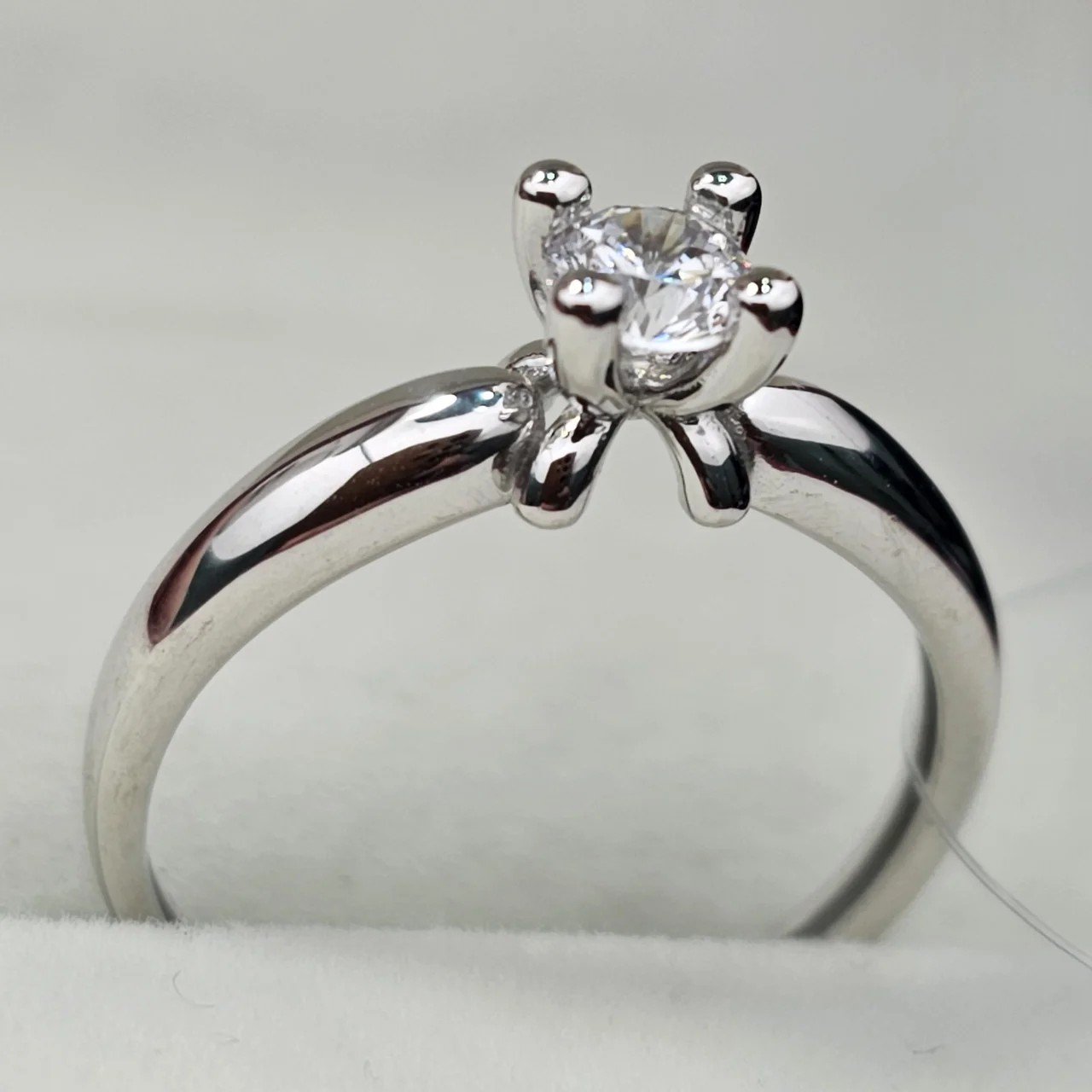 Кольцо Deimantas 108186535 16р 1,68гр 0,21ct 0,458ct. купить,NaN