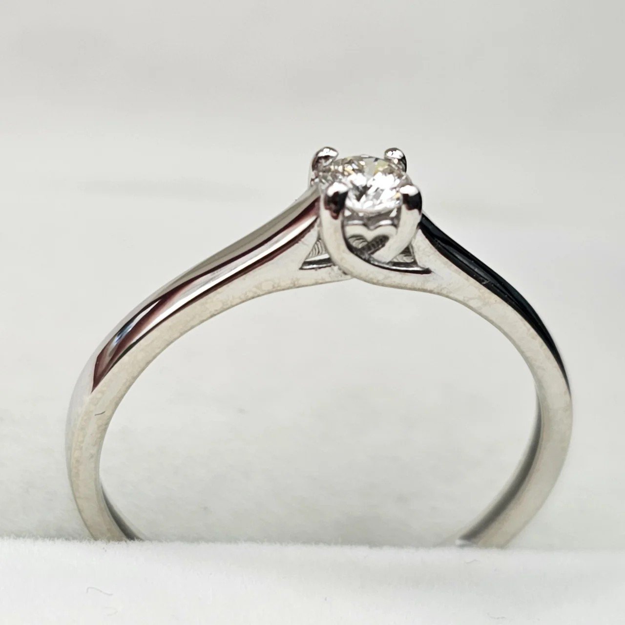 Кольцо Deimantas 108192917 15р 1,3гр 0,15ct. купить,NaN