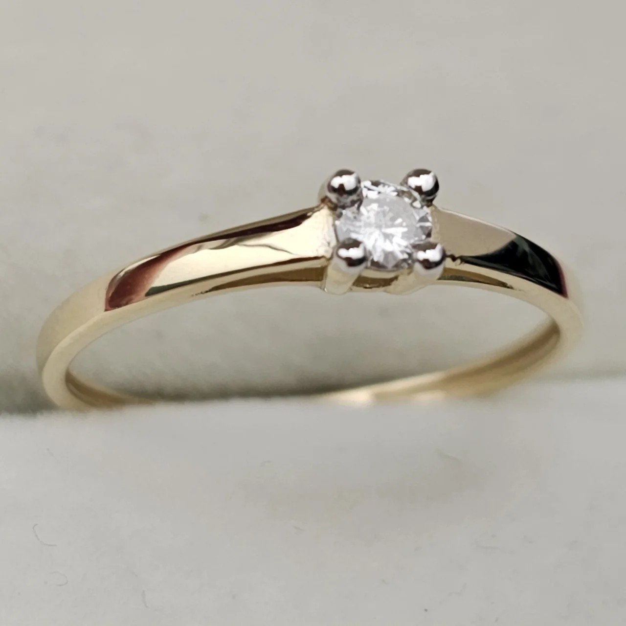 Кольцо Deimantas 108193118 16р 0,95гр 0,084ct. купить,NaN