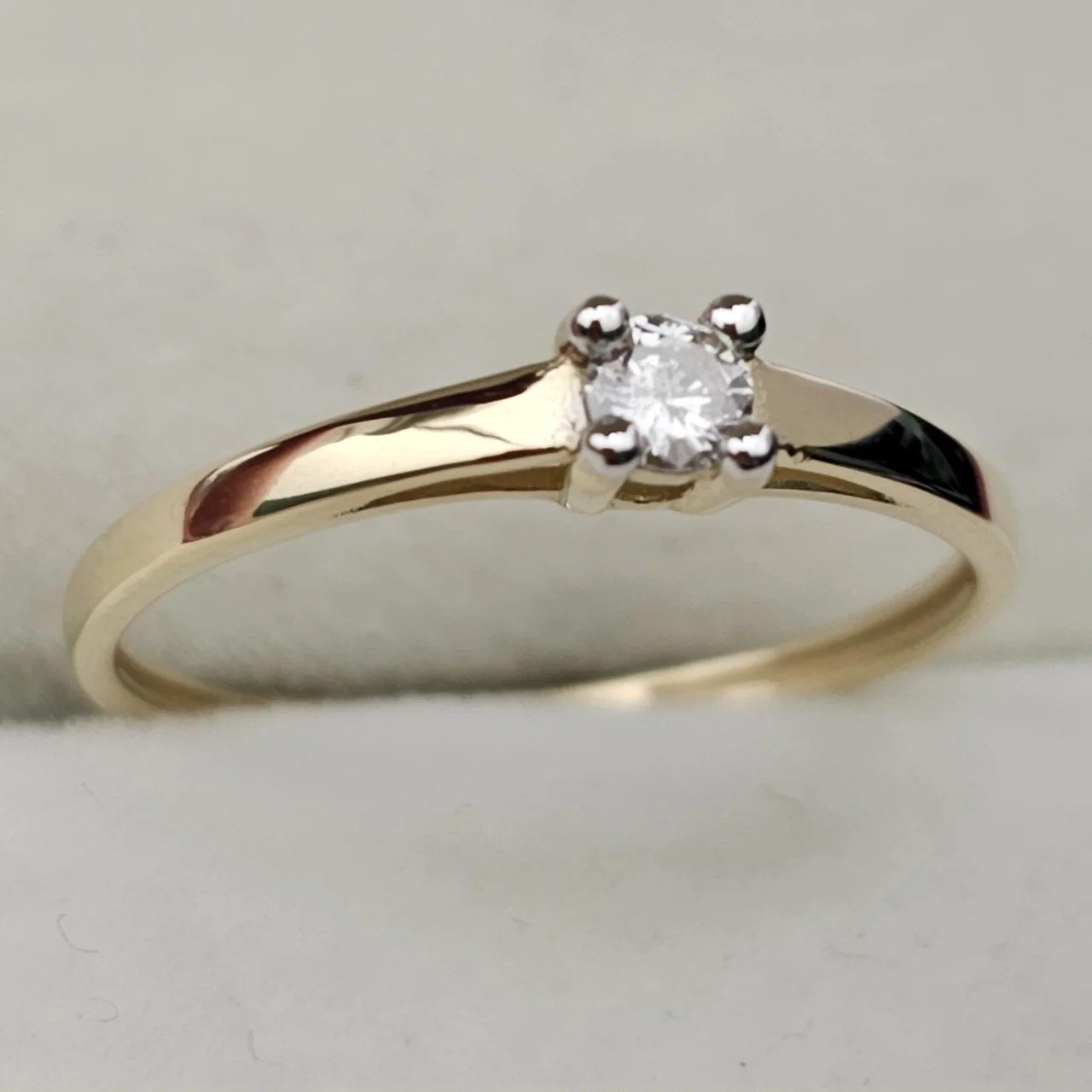 Кольцо Deimantas 108193118 16р 0,95гр 0,084ct. купить,NaN