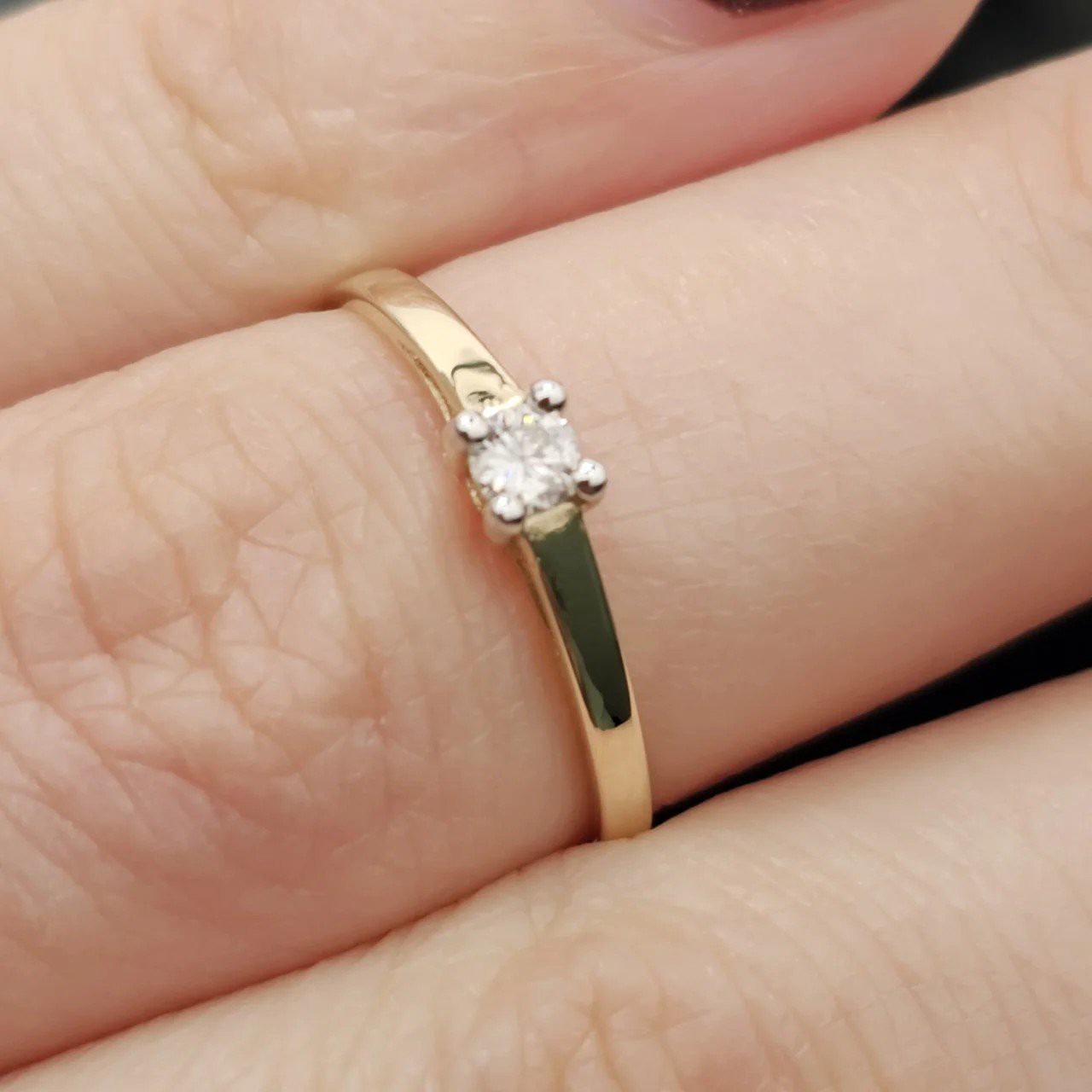 Кольцо Deimantas 108193118 16р 0,95гр 0,084ct. купить,NaN