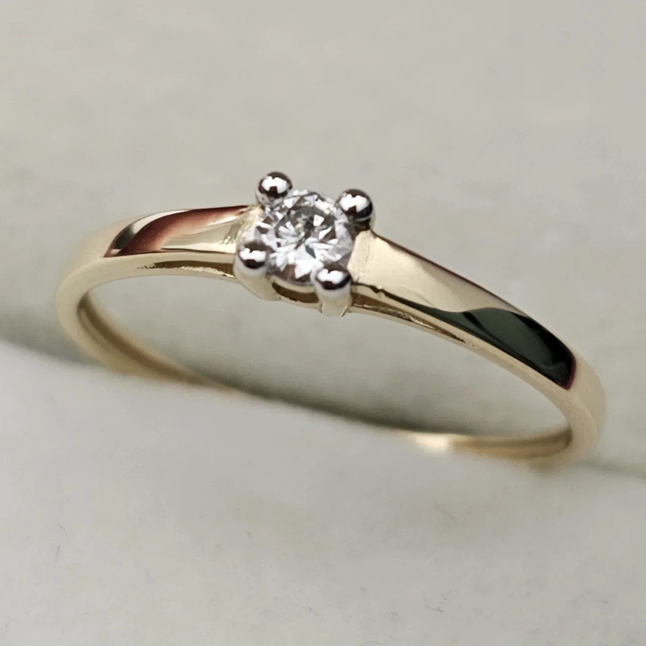 Кольцо Deimantas 108193118 16р 0,95гр 0,084ct. купить,NaN