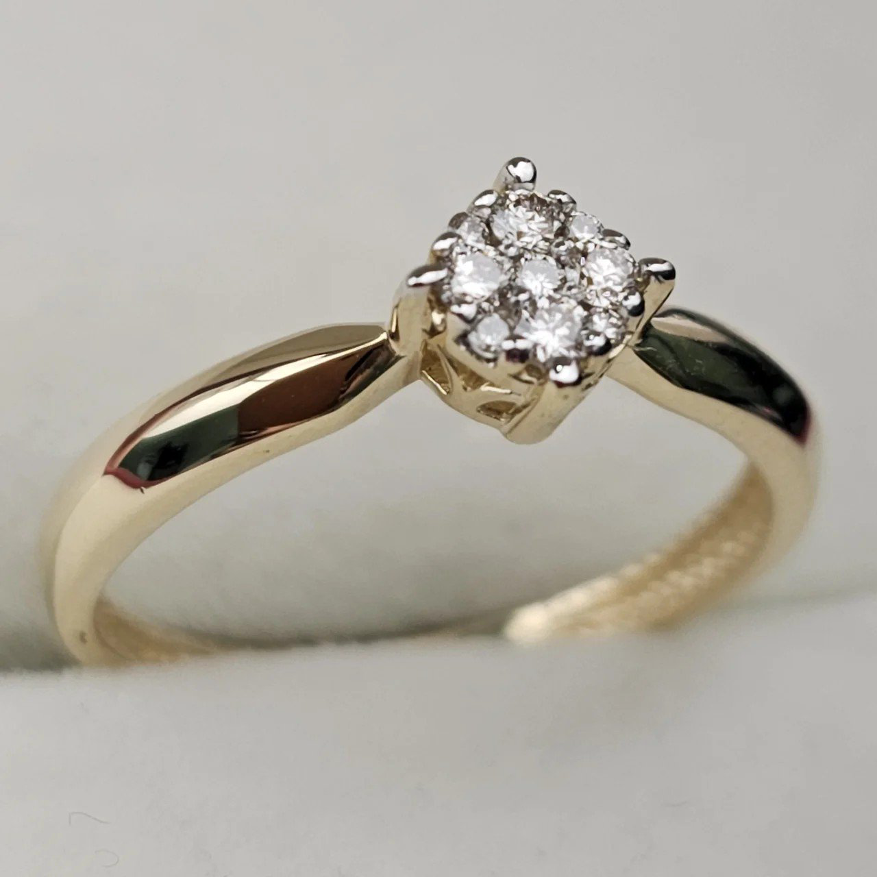 Кольцо Deimantas 108193000 16,5р 1,63гр 0,13ct. купить,NaN