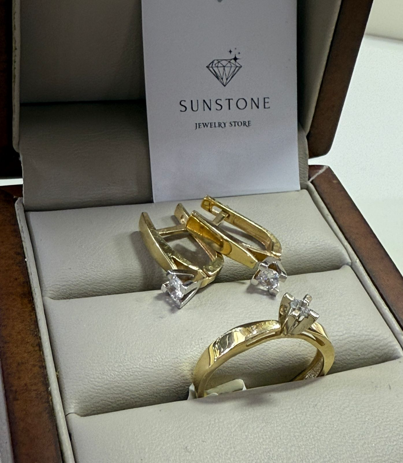 Комплект Sunstone S569 золото 5.65гр 17р купить,380000