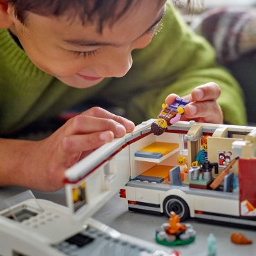 LEGO Приключения в отпуске в доме на колесах 60454, деталей 385 шт купить,0