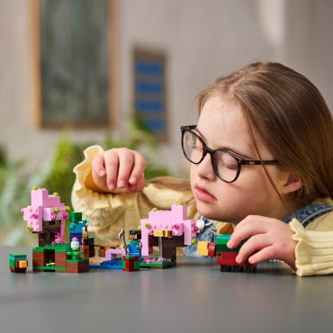 LEGO Вишневый сад в цвету Minecraft 21260, деталей 304 шт купить,NaN