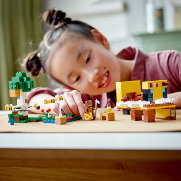 LEGO Пчелиный коттедж 21241, деталей 254 шт купить,NaN