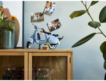 LEGO Мотороллер Vespa 125 10298, деталей 1107 шт купить,NaN