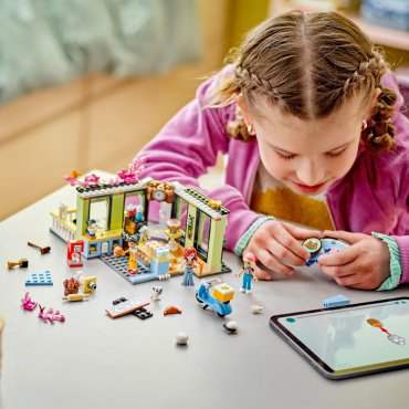 LEGO Кафе в Хартлейк-Сити Friends 42618, деталей 426 шт купить,NaN