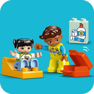 LEGO Скорая помощь с водителем 10447, деталей 19 шт - ForteMarket LEGO Скорая помощь с водителем 10447, деталей 19 шт купить,0