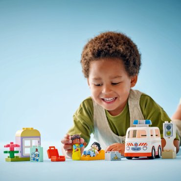 LEGO Скорая помощь с водителем 10447, деталей 19 шт - ForteMarket LEGO Скорая помощь с водителем 10447, деталей 19 шт купить,0