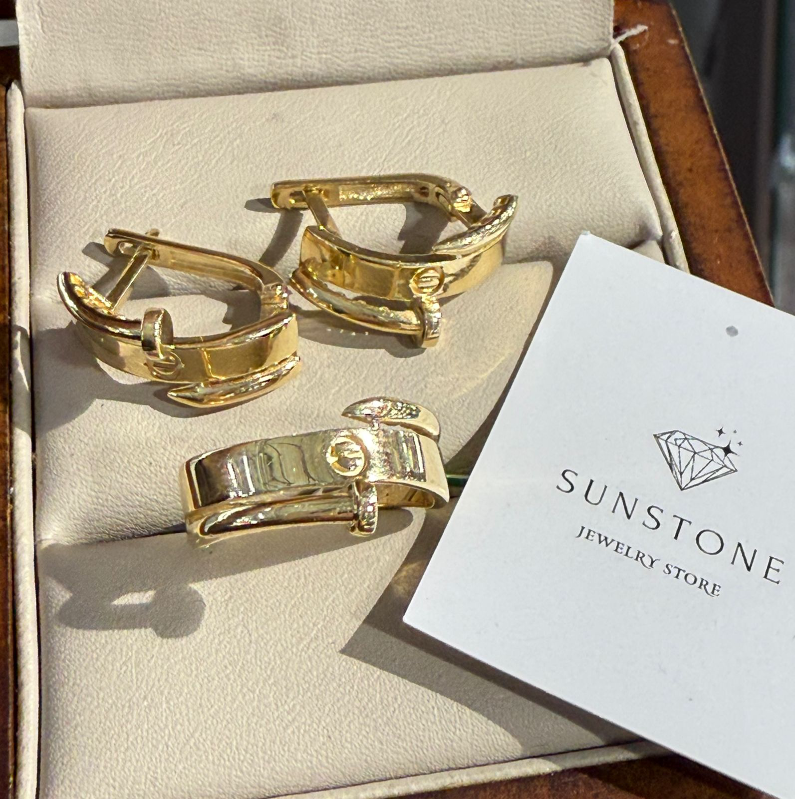 Комплект Sunstone S584 золото 5.77гр 17р купить,390000