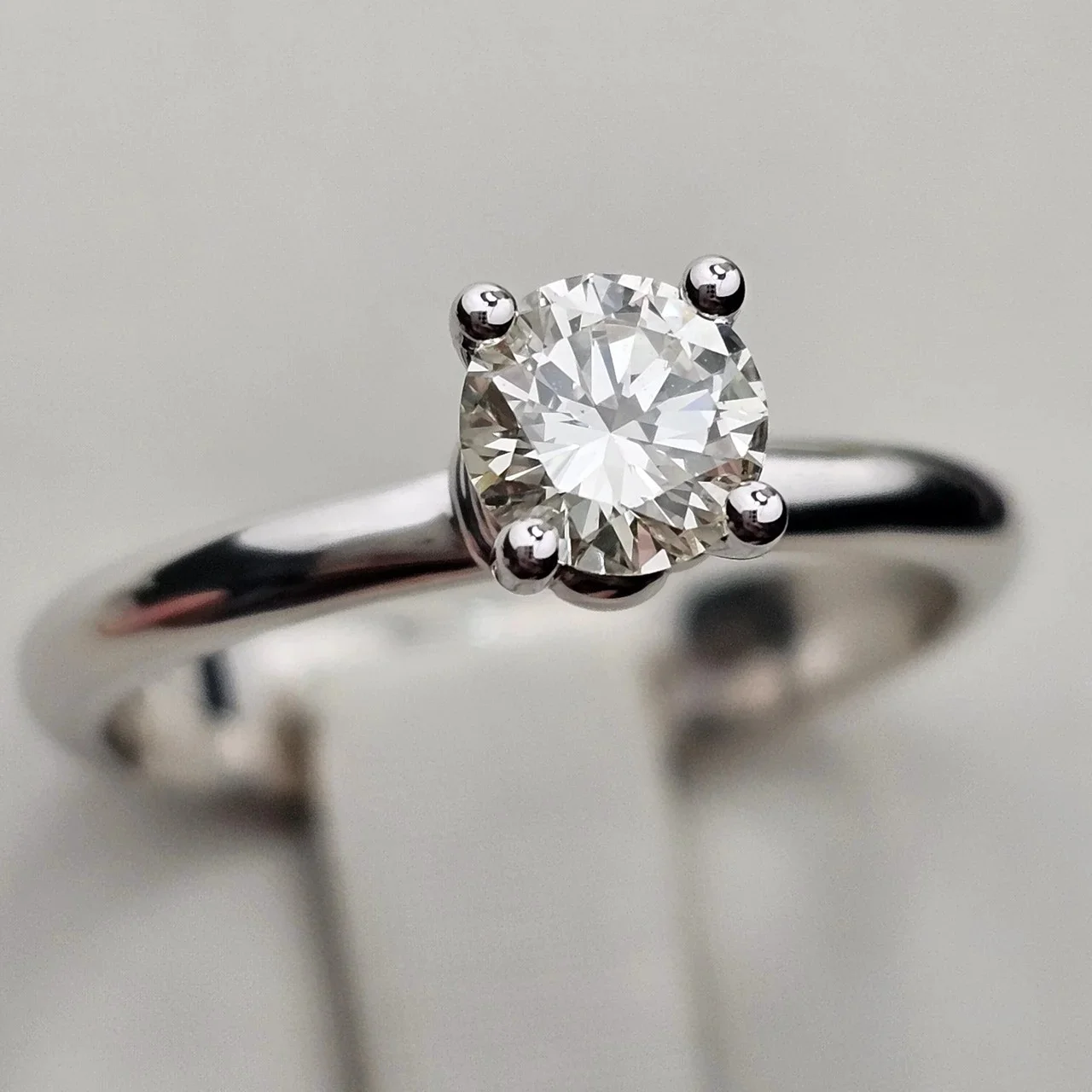 Кольцо Deimantas 116133967 0,50Ct VS2/L VG 16.5р купить,NaN