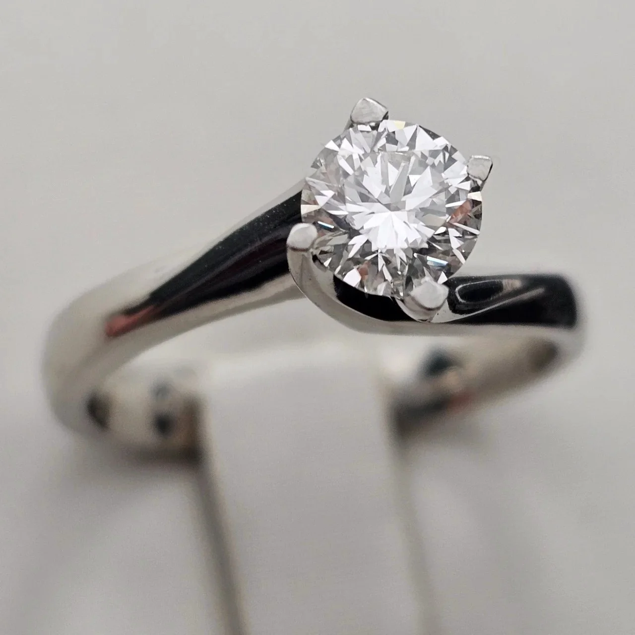 Кольцо Deimantas 116133918 GIA 0,65Сt SI2/K VG 17р купить,NaN