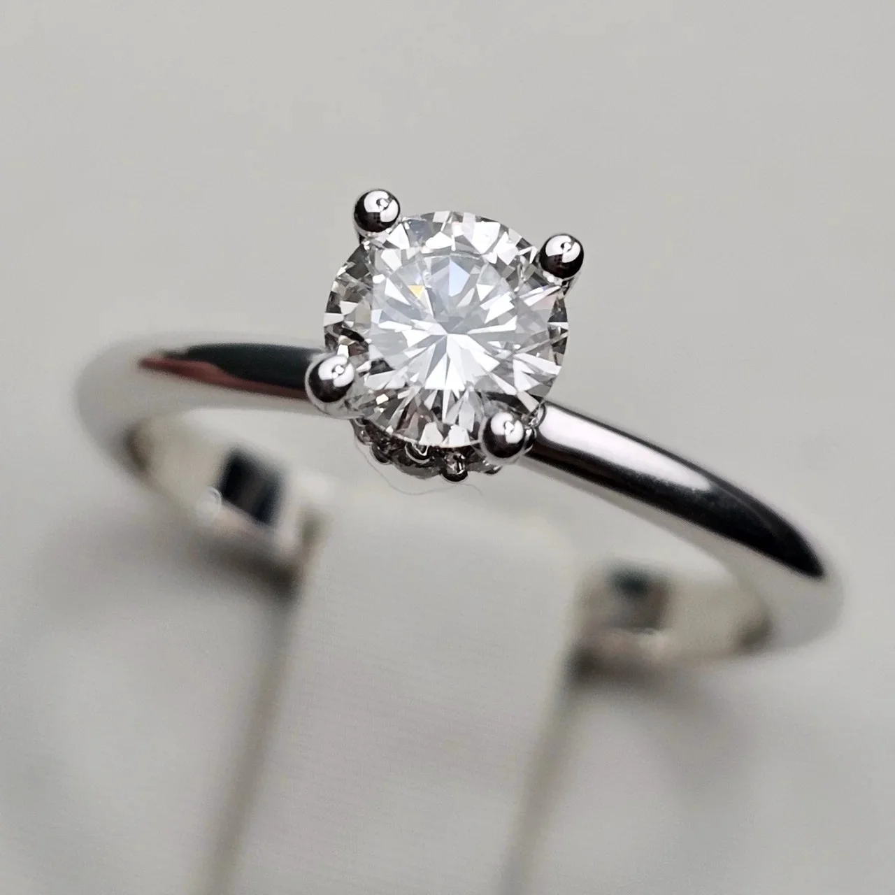 Кольцо Deimantas 116133971 0,50Ct SI1/J VG, 0.07 VS2/H VG 16.5р купить,NaN