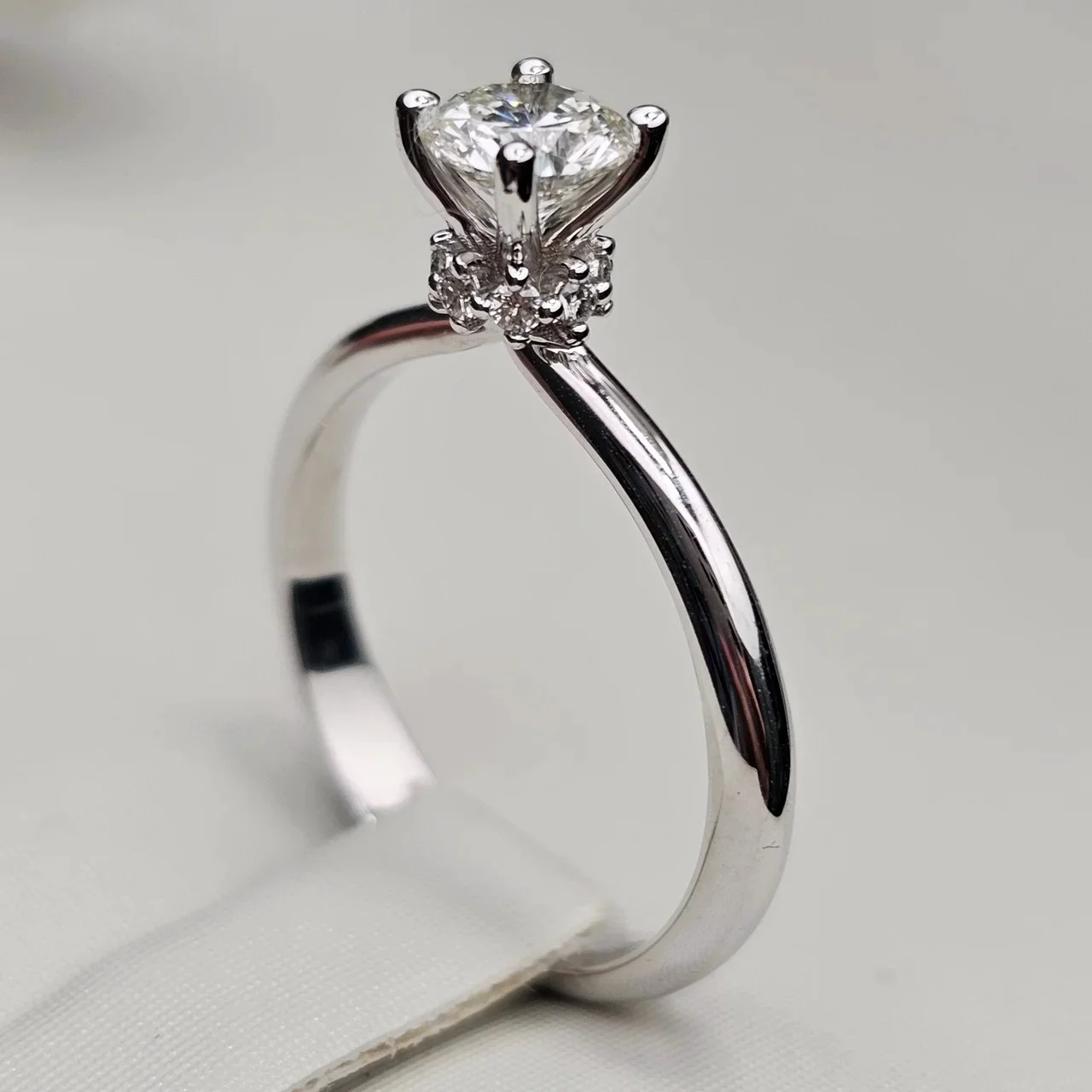 Кольцо Deimantas 116133971 0,50Ct SI1/J VG, 0.07 VS2/H VG 16.5р купить,NaN