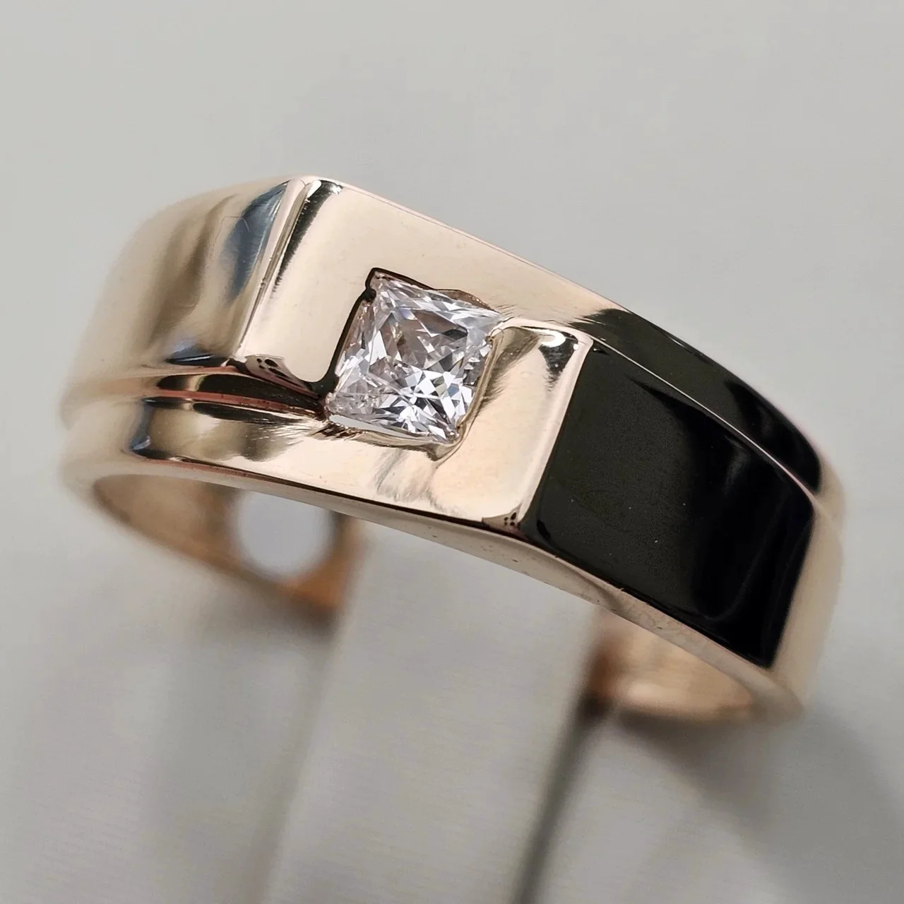 Кольцо Deimantas 116063041 18р 3.96гр купить,NaN