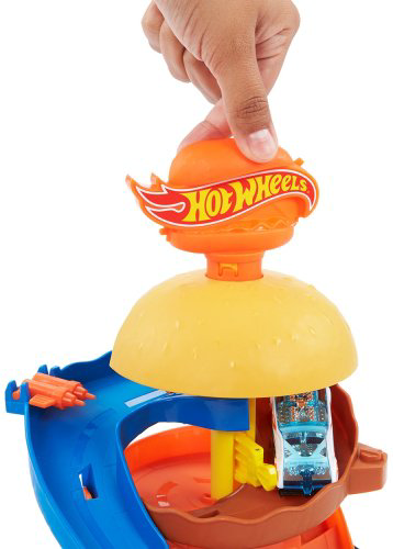 Набор Юный гонщик Hot Wheels HDR260 купить,NaN