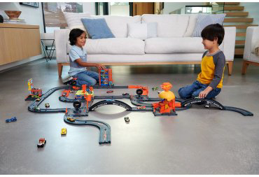 Набор Юный гонщик Hot Wheels HDR260 купить,NaN