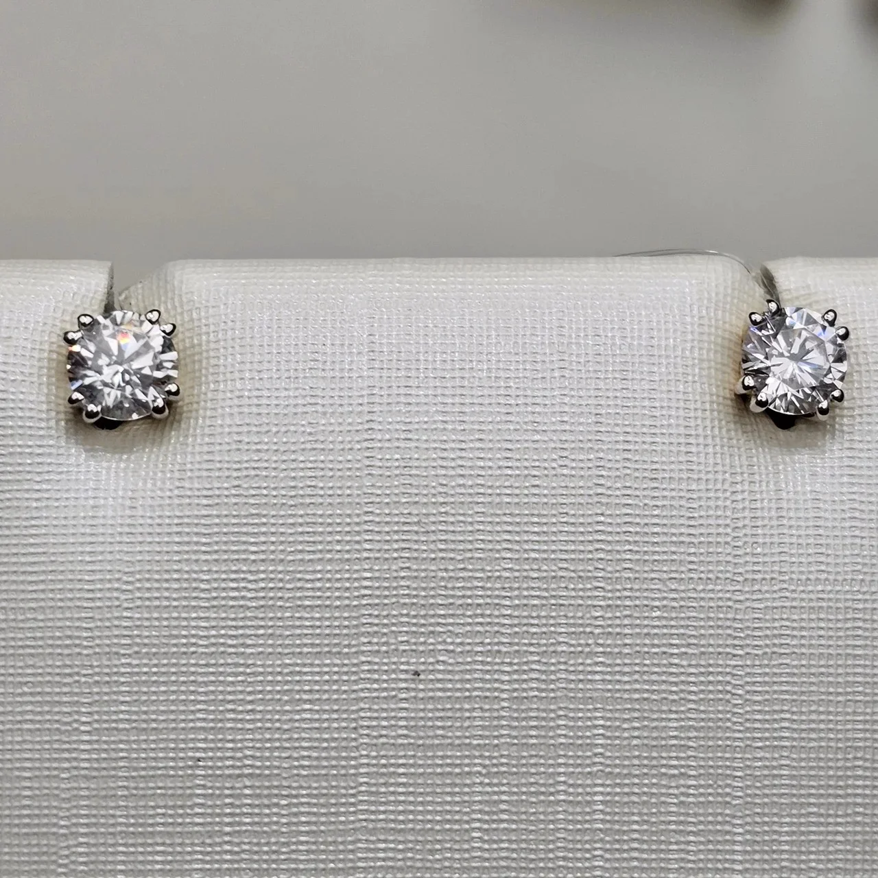 Серьги Deimantas 116052019 1.13гр купить,NaN
