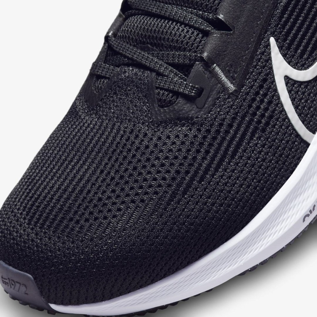 Кроссовки Nike Air Zoom Pegasus 40 черный, белый купить,NaN