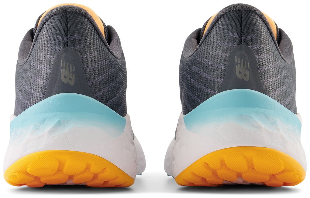 Кроссовки New Balance серый купить,89900