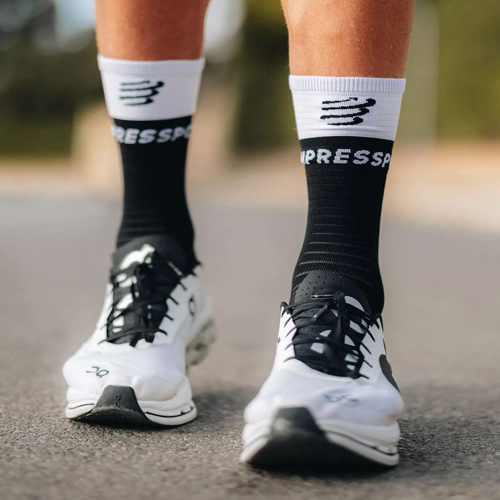 Носки Compressport SQTU354-9002 черный, белый 42, 43, 44 купить,15900
