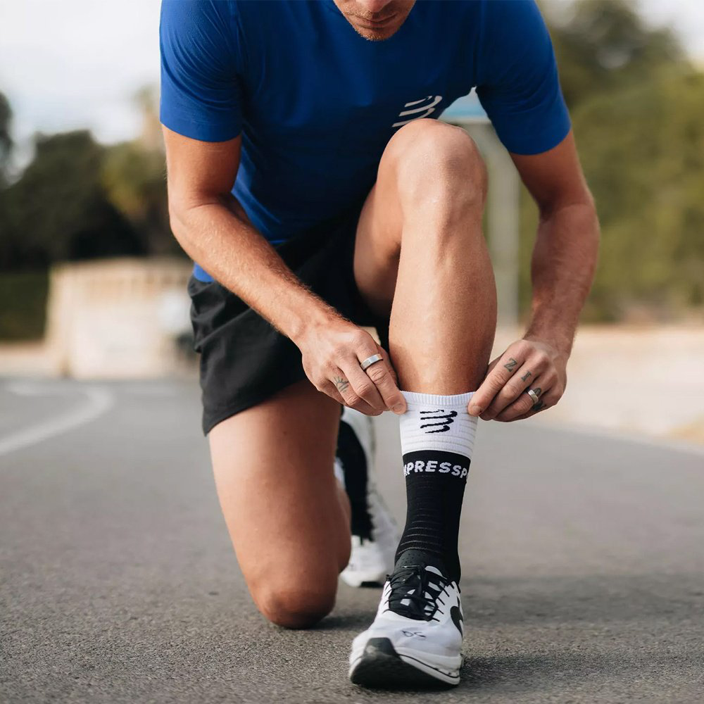 Носки Compressport SQTU354-9002 черный, белый 42, 43, 44 купить,15900